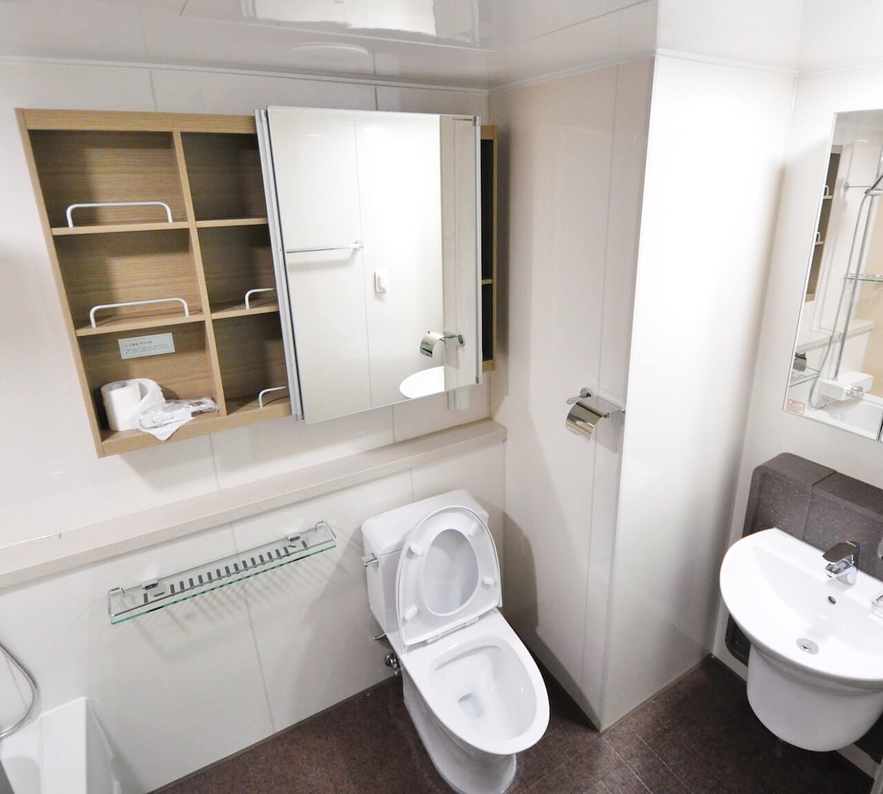 5 Signs to Call Your Plumber Immediately to Fix Your Toilet image